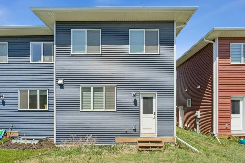 556 Chelsea Gardens Chestermere AB T1X2V4