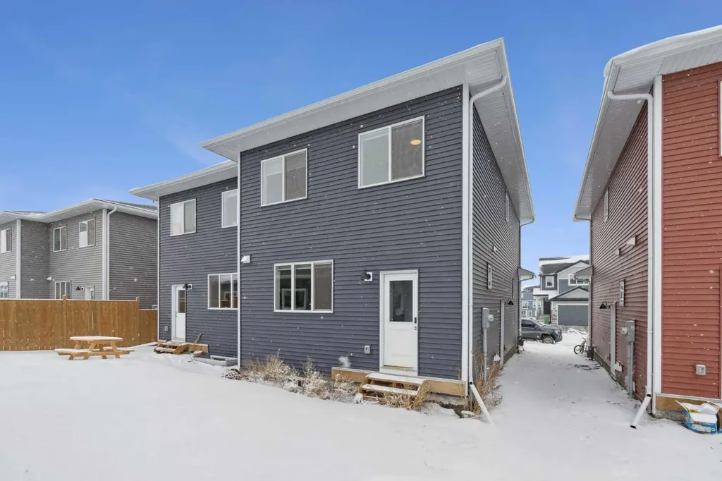 556 Chelsea Gardens Chestermere AB T1X2V4
