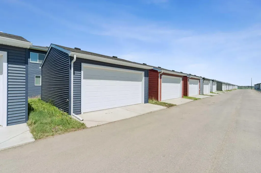 556 Chelsea Gardens Chestermere AB T1X2V4