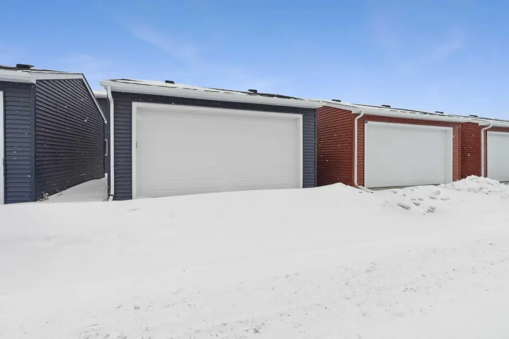 556 Chelsea Gardens Chestermere AB T1X2V4