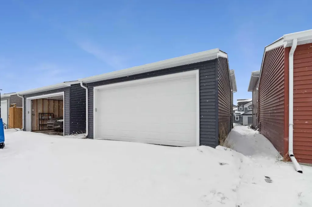 556 Chelsea Gardens Chestermere AB T1X2V4