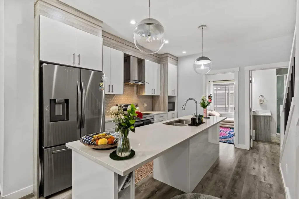 95 Skyview Close NE Calgary AB T3N 1X2