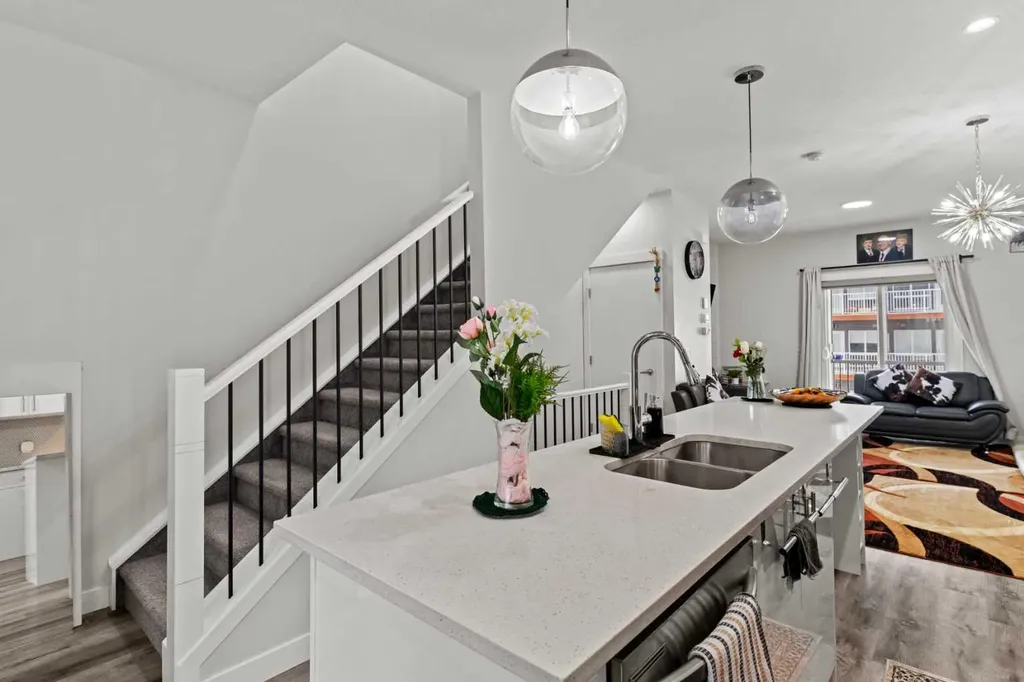 95 Skyview Close NE Calgary AB T3N 1X2