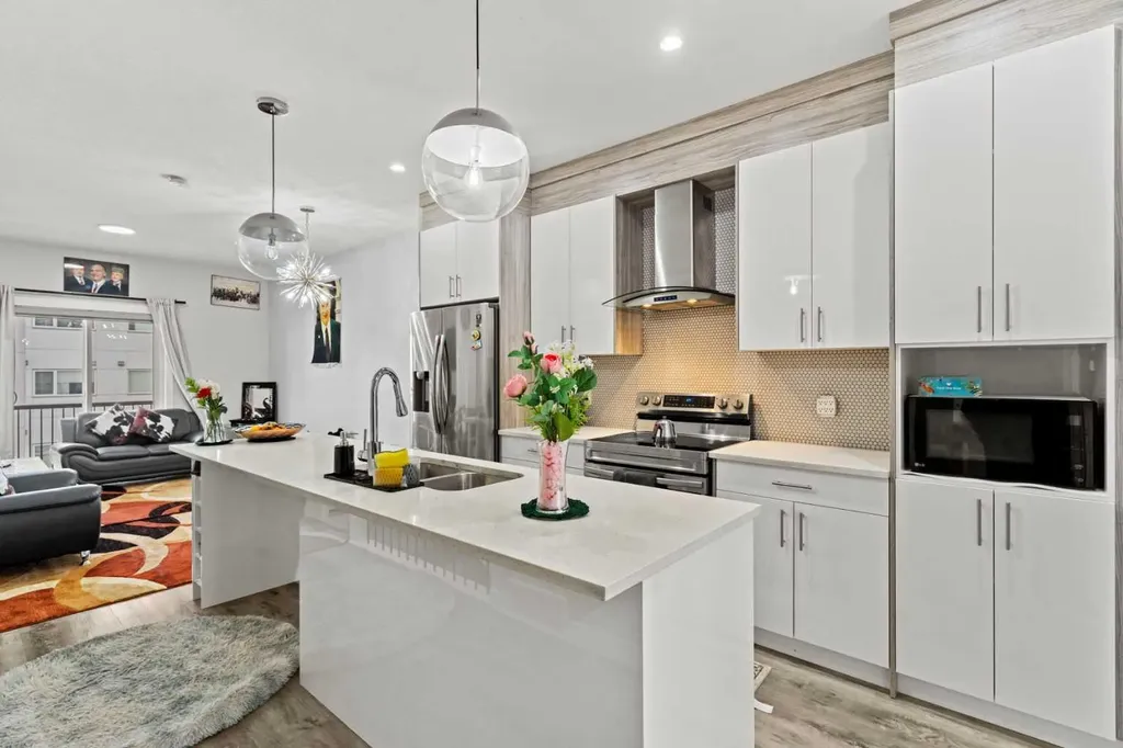 95 Skyview Close NE Calgary AB T3N 1X2