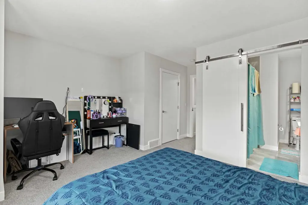 95 Skyview Close NE Calgary AB T3N 1X2