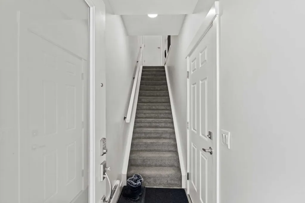 95 Skyview Close NE Calgary AB T3N 1X2