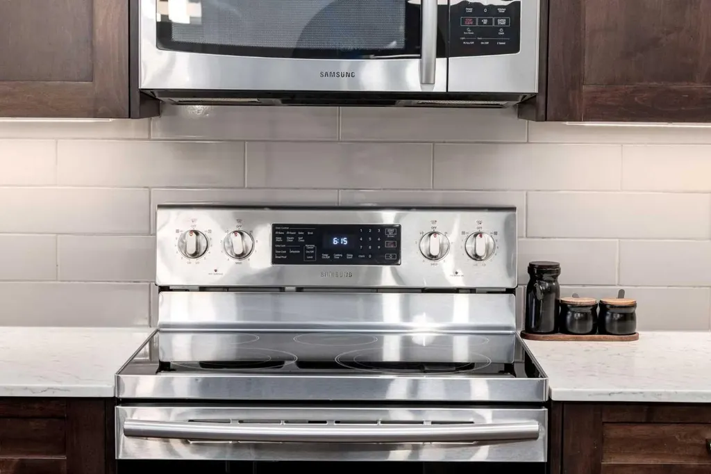 10 Walgrove Walk SE Calgary AB T2X 4E3