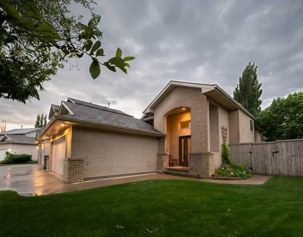65 Heritage Circle W Lethbridge AB T1K 7T3