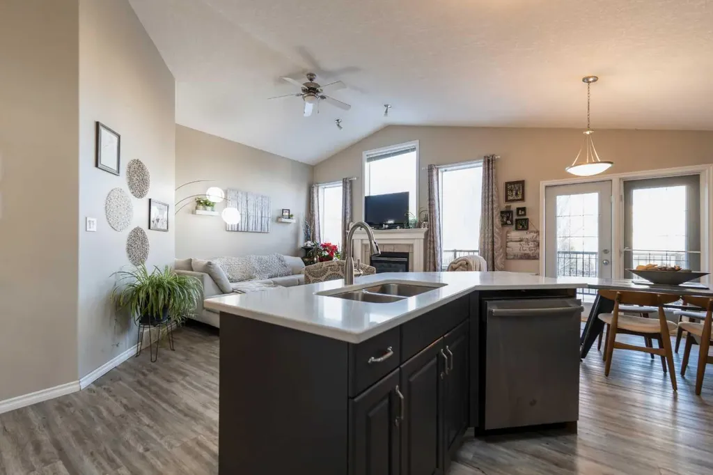 65 Heritage Circle W Lethbridge AB T1K 7T3
