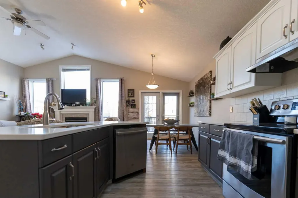 65 Heritage Circle W Lethbridge AB T1K 7T3