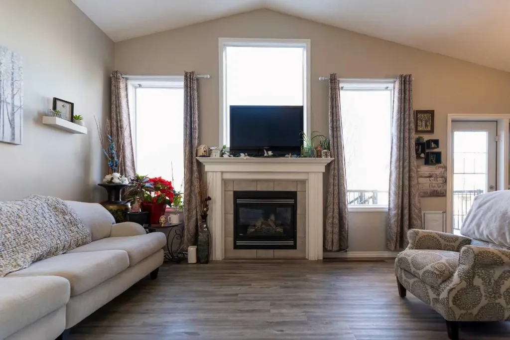 65 Heritage Circle W Lethbridge AB T1K 7T3