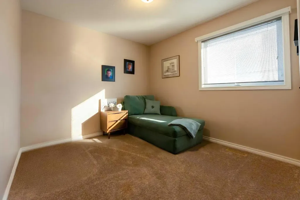 65 Heritage Circle W Lethbridge AB T1K 7T3
