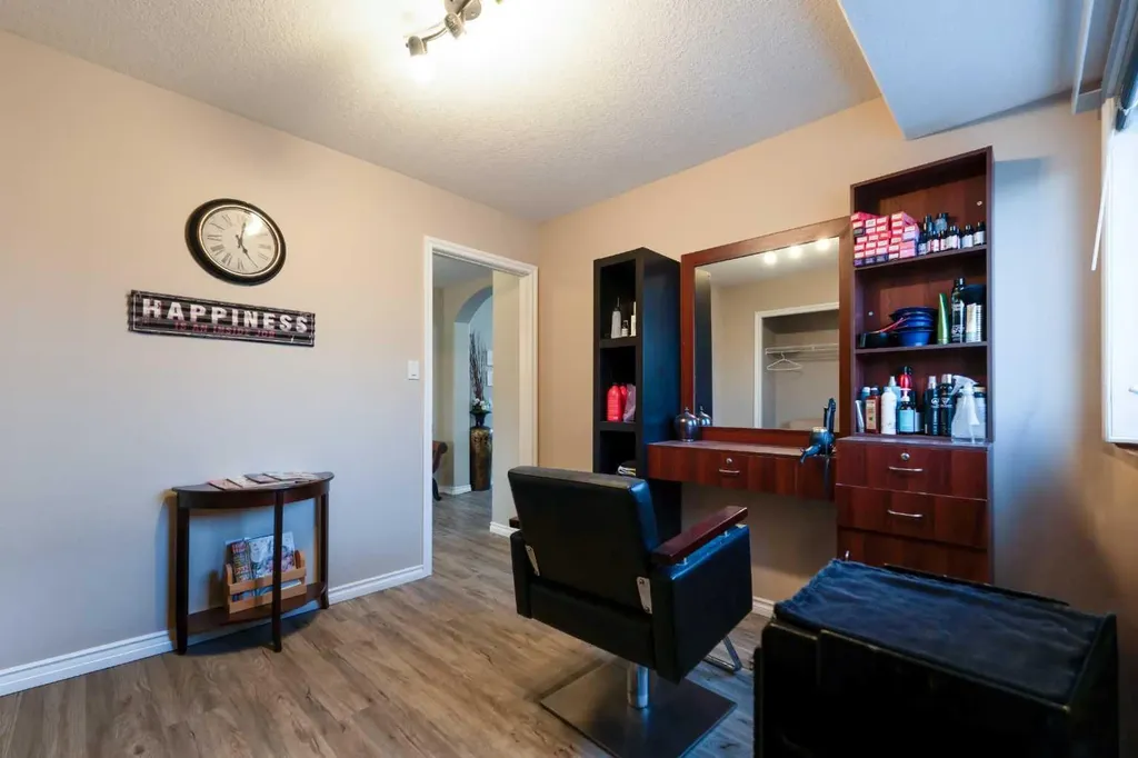 65 Heritage Circle W Lethbridge AB T1K 7T3