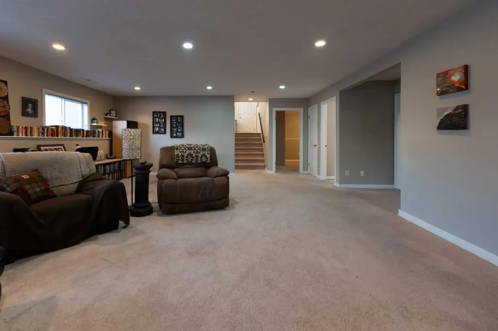 65 Heritage Circle W Lethbridge AB T1K 7T3