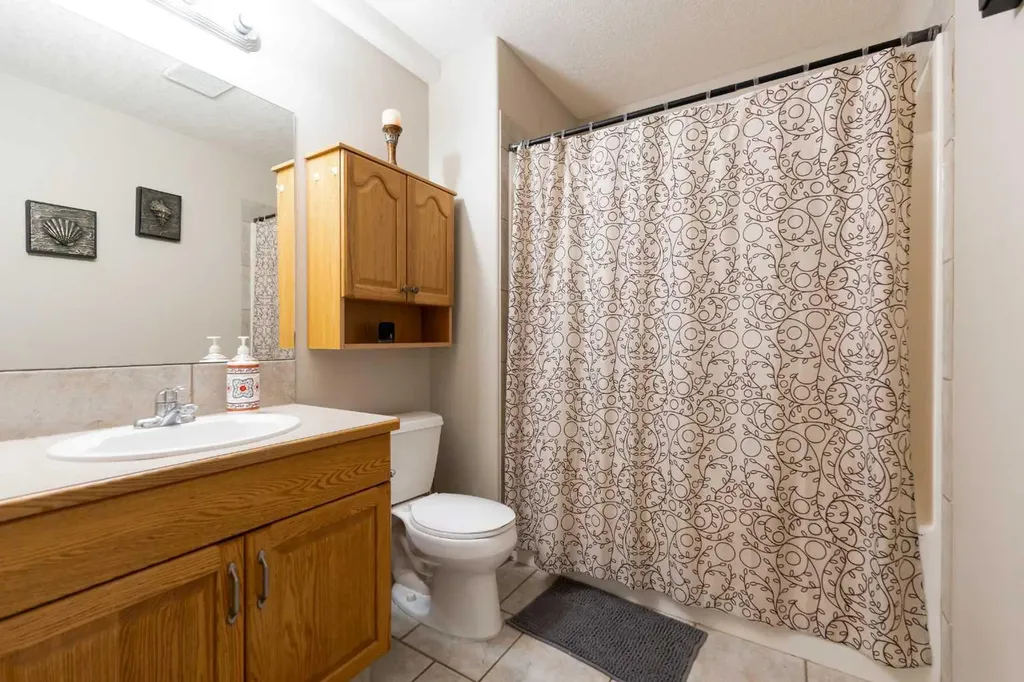 65 Heritage Circle W Lethbridge AB T1K 7T3