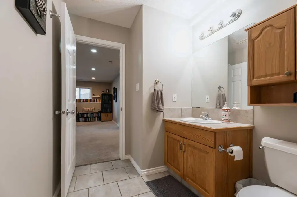 65 Heritage Circle W Lethbridge AB T1K 7T3