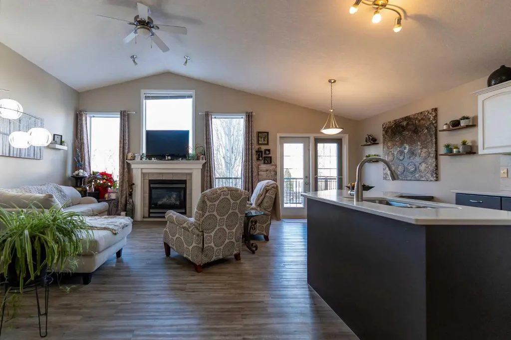 65 Heritage Circle W Lethbridge AB T1K 7T3