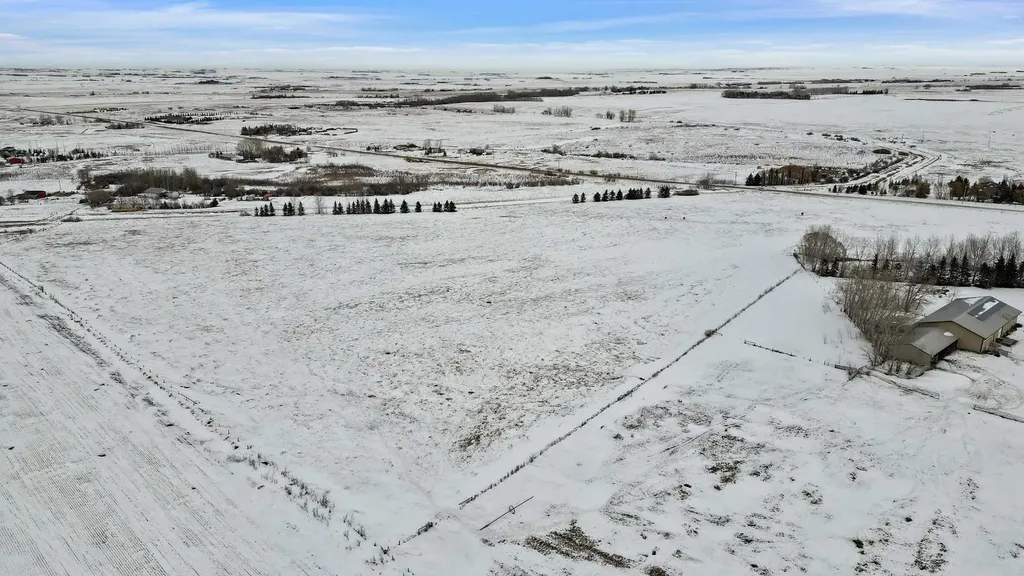 4;25;24;26 NE Range Road 251 Rural Wheatland County AB T1P 0P1