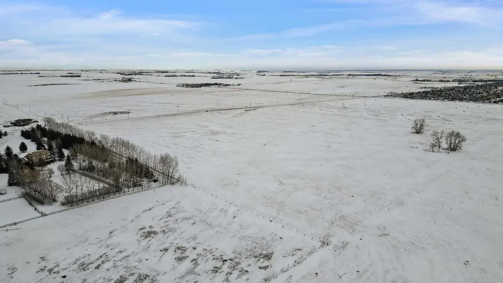 4;25;24;26 NE Range Road 251 Rural Wheatland County AB T1P 0P1