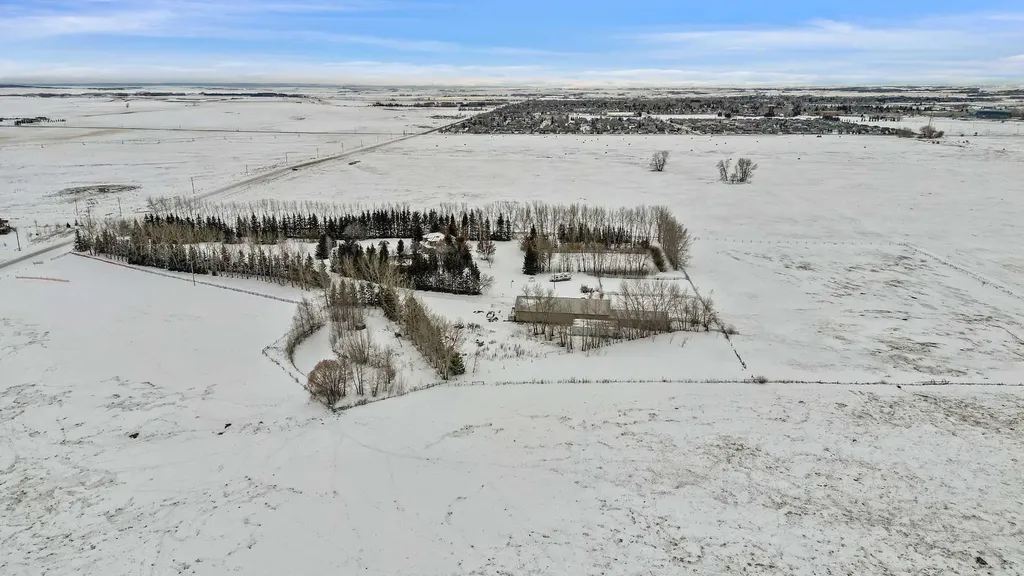 4;25;24;26 NE Range Road 251 Rural Wheatland County AB T1P 0P1