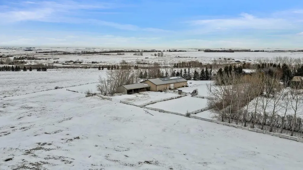 4;25;24;26 NE Range Road 251 Rural Wheatland County AB T1P 0P1