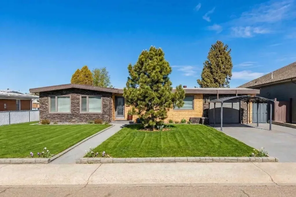 586 Prospect Drive SW Medicine Hat AB T1A4C1