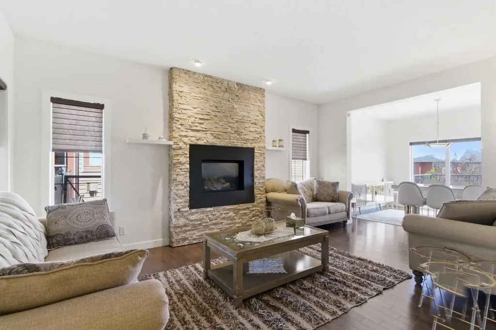 21 Evansview Manor NW Calgary AB T3P 0J7