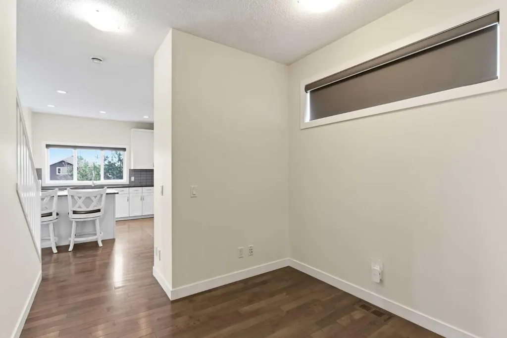 21 Evansview Manor NW Calgary AB T3P 0J7