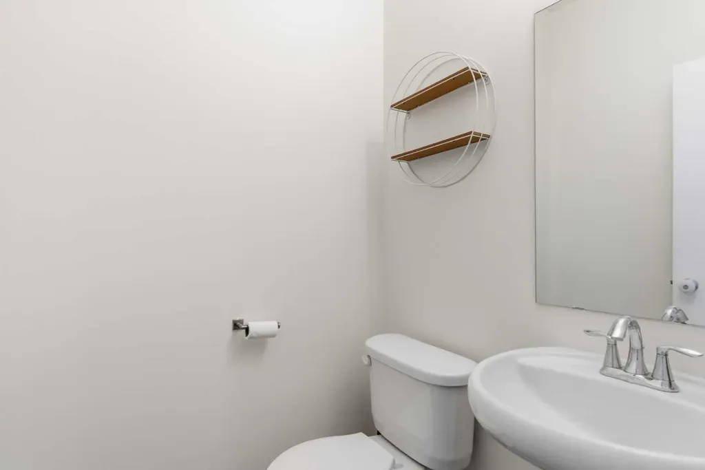 21 Evansview Manor NW Calgary AB T3P 0J7