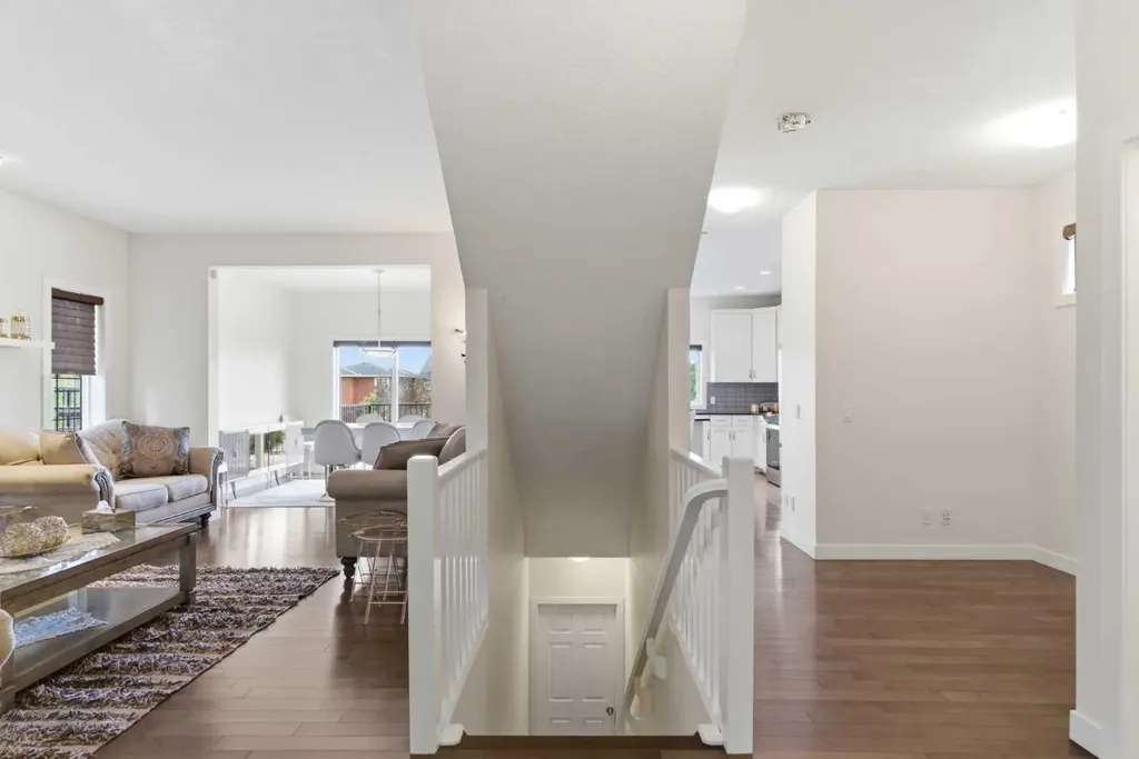 21 Evansview Manor NW Calgary AB T3P 0J7