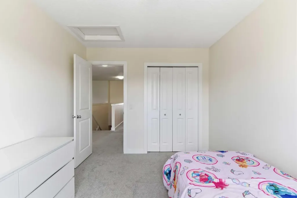 21 Evansview Manor NW Calgary AB T3P 0J7