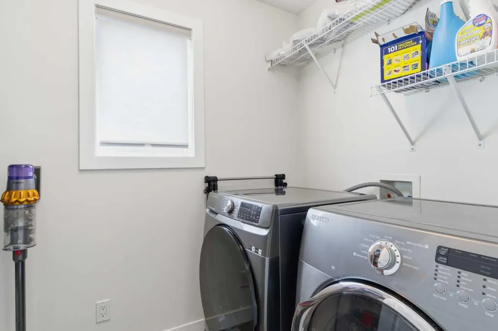 21 Evansview Manor NW Calgary AB T3P 0J7