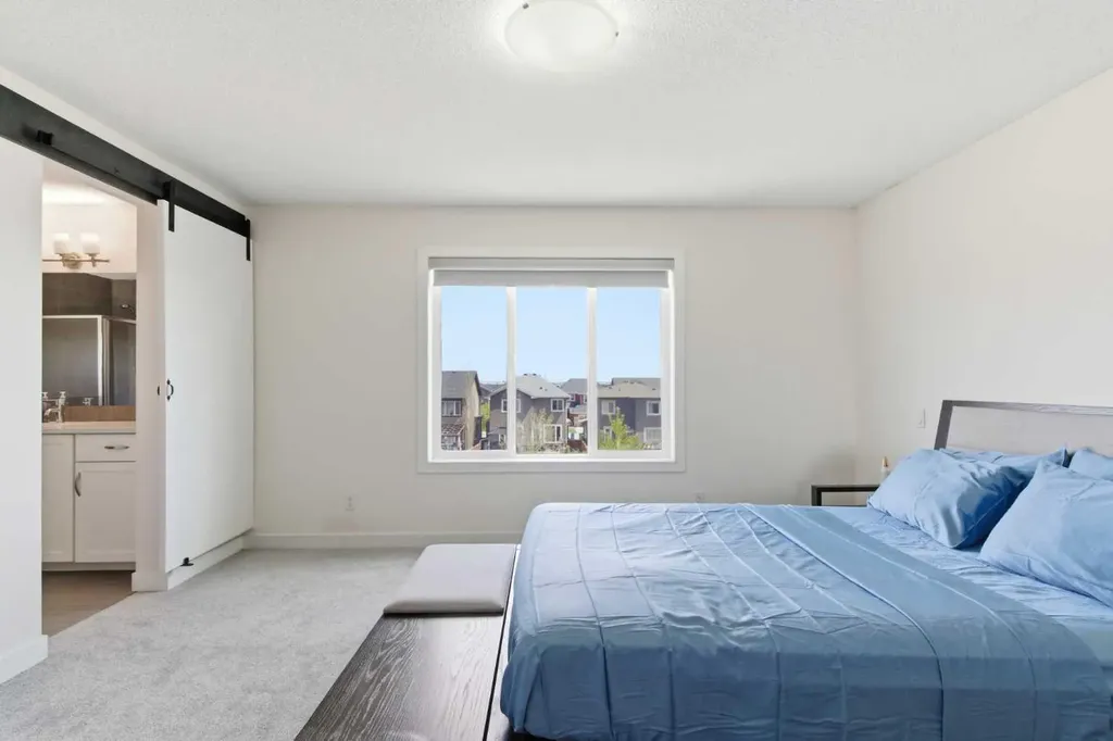 21 Evansview Manor NW Calgary AB T3P 0J7
