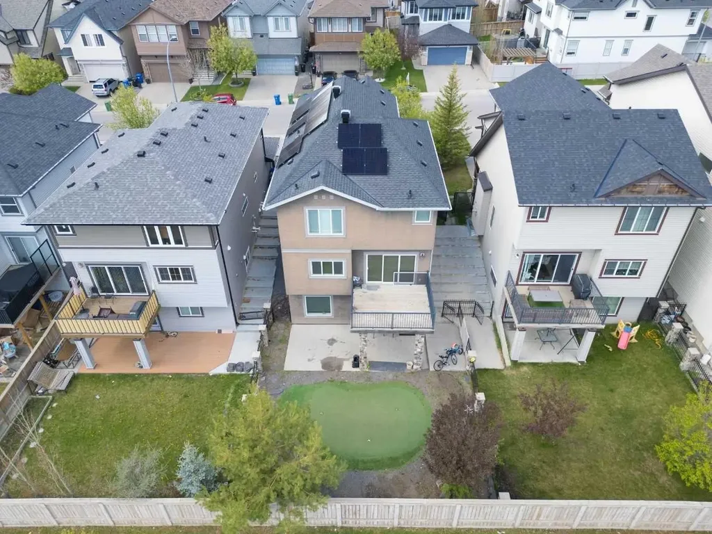 21 Evansview Manor NW Calgary AB T3P 0J7