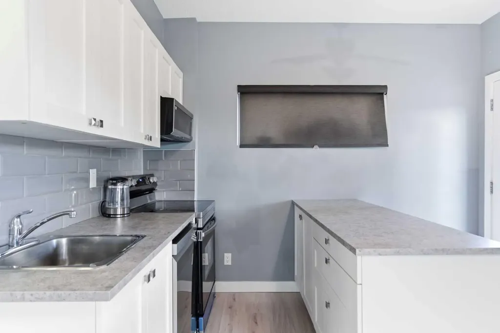 21 Evansview Manor NW Calgary AB T3P 0J7