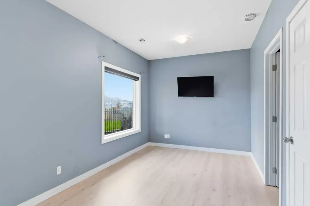 21 Evansview Manor NW Calgary AB T3P 0J7