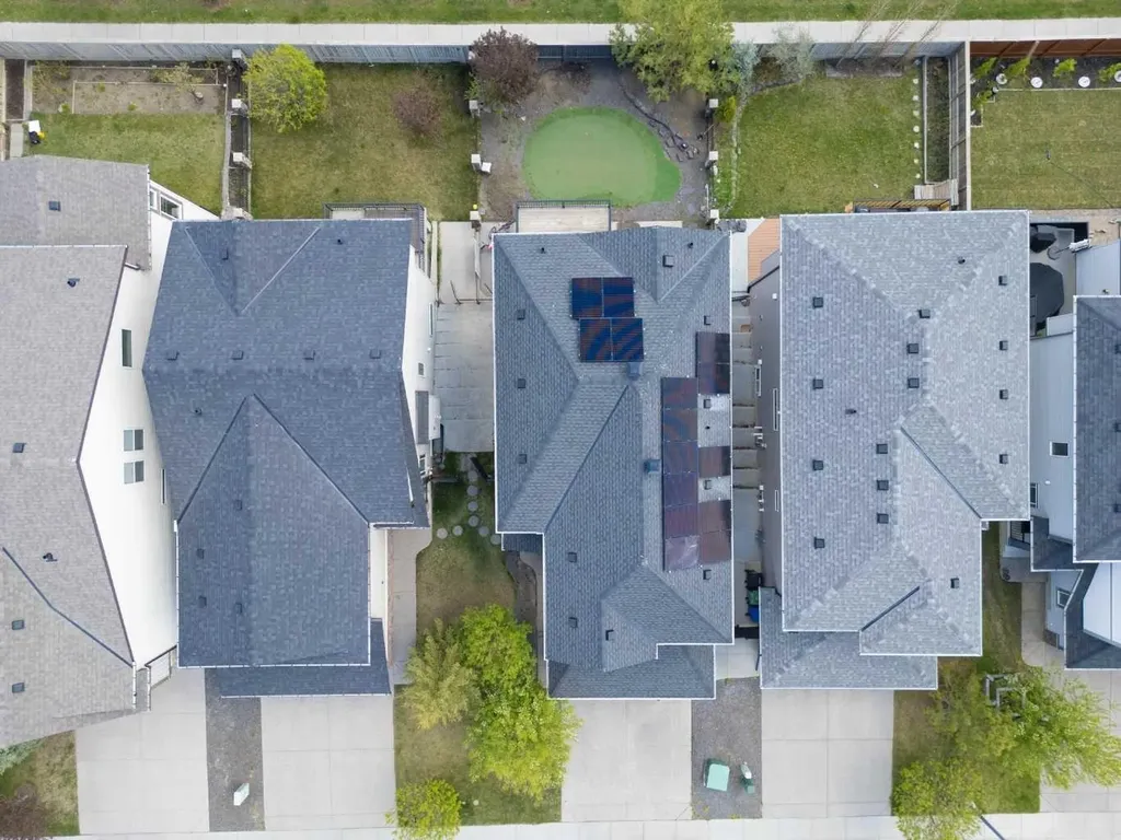 21 Evansview Manor NW Calgary AB T3P 0J7