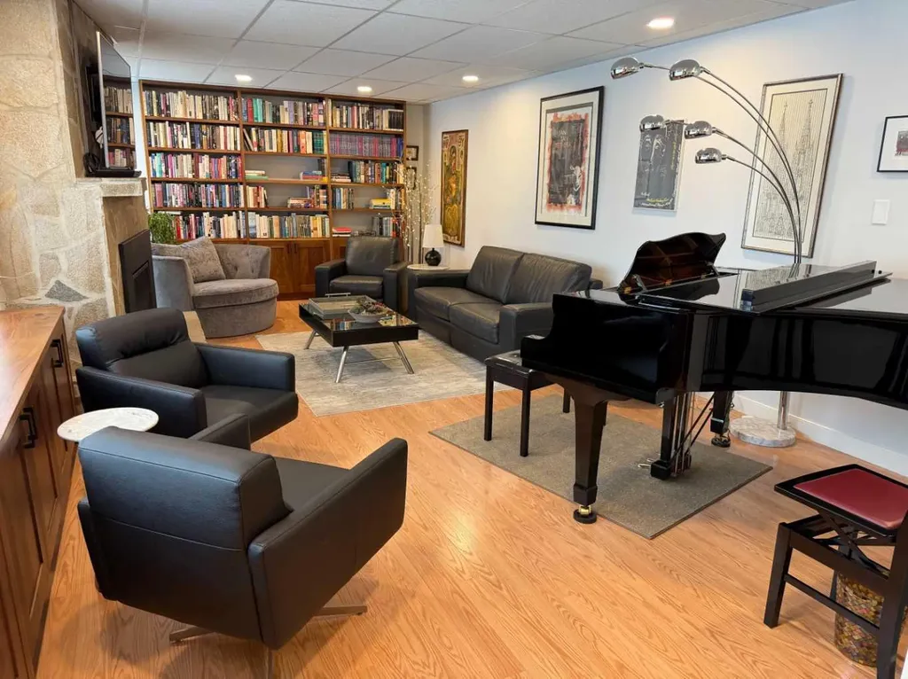 13521 15 Avenue Blairmore AB T0K 0E0