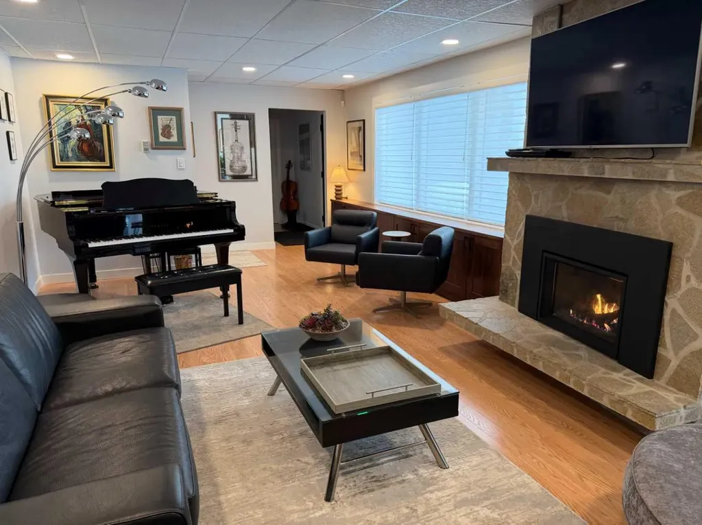 13521 15 Avenue Blairmore AB T0K 0E0