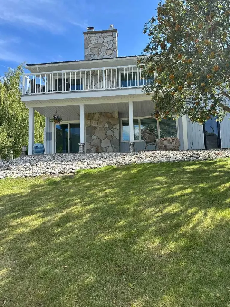 13521 15 Avenue Blairmore AB T0K 0E0