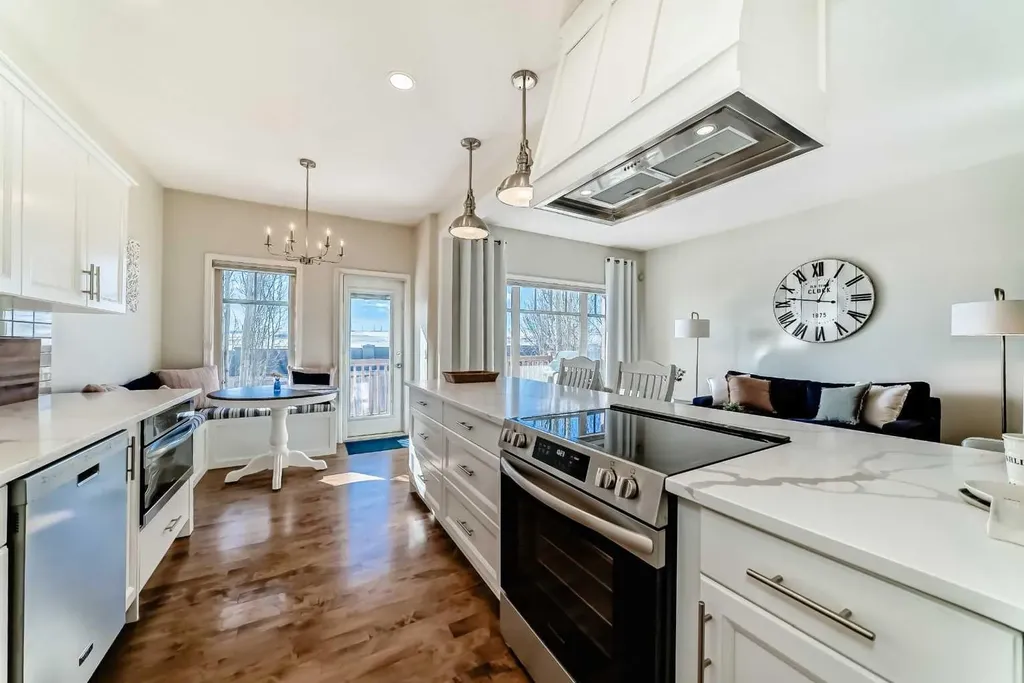 5 Bridle Estates Road SW Calgary AB T2Y 5A8
