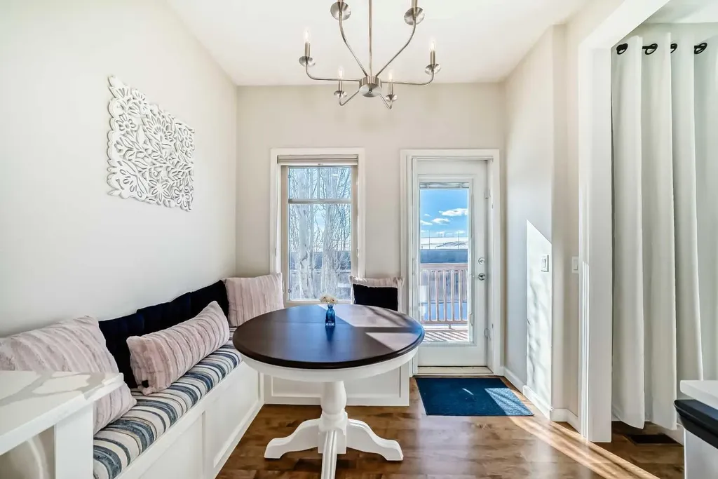 5 Bridle Estates Road SW Calgary AB T2Y 5A8