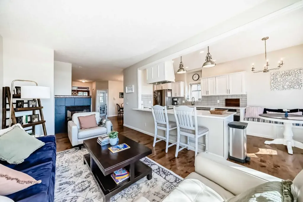 5 Bridle Estates Road SW Calgary AB T2Y 5A8