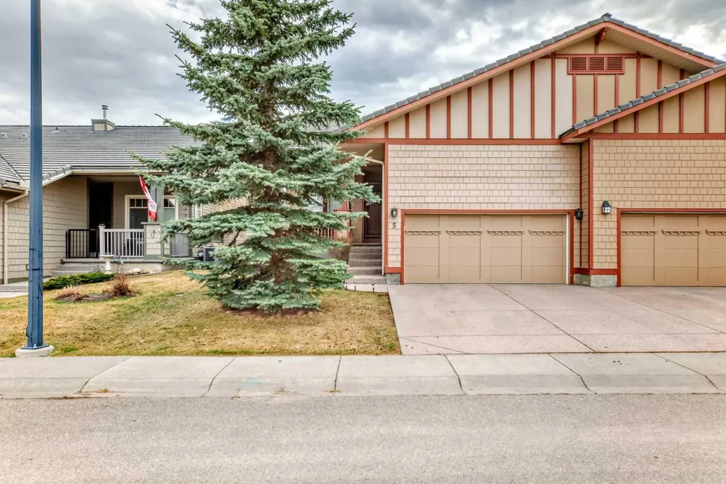 5 Bridle Estates Road SW Calgary AB T2Y 5A8