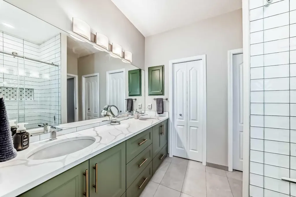 5 Bridle Estates Road SW Calgary AB T2Y 5A8