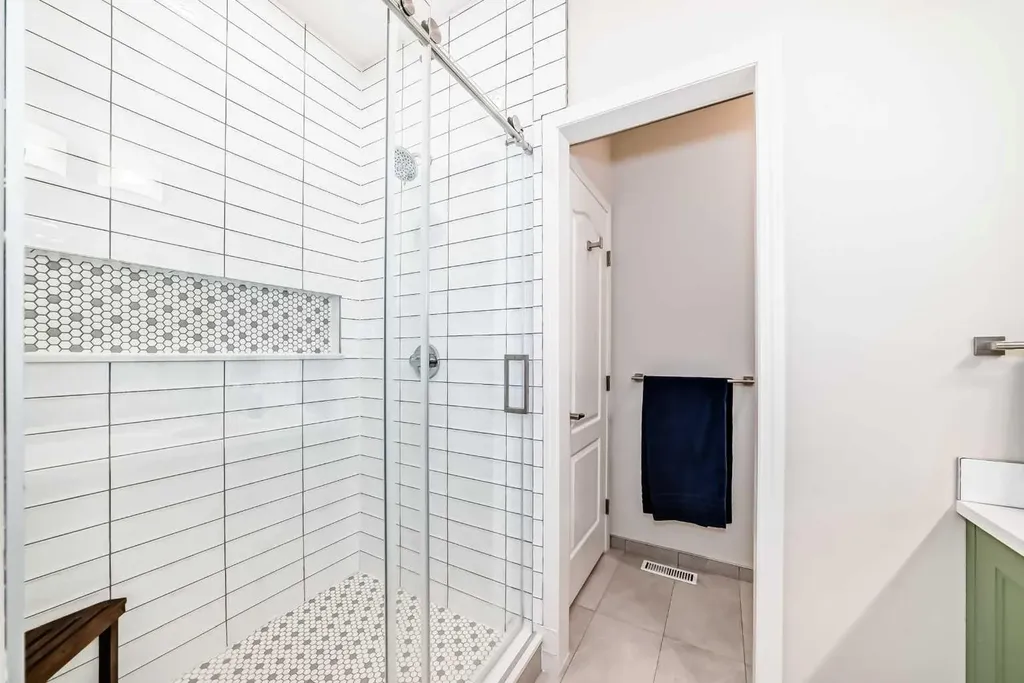 5 Bridle Estates Road SW Calgary AB T2Y 5A8