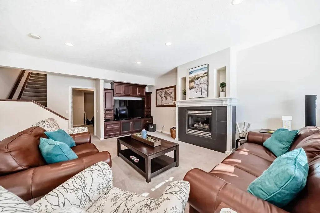 5 Bridle Estates Road SW Calgary AB T2Y 5A8