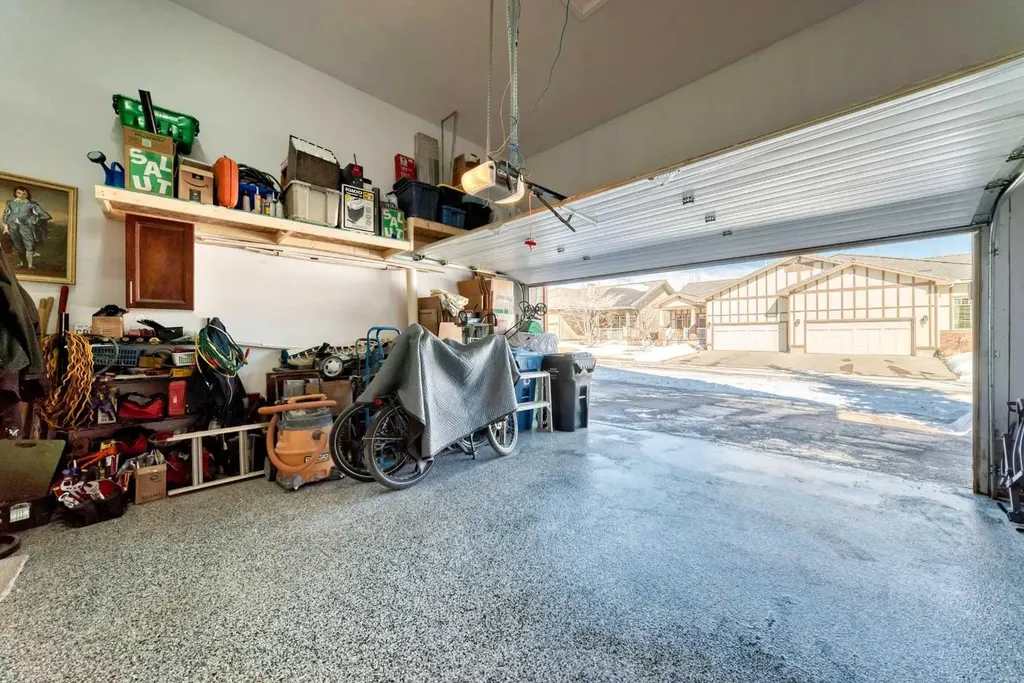 5 Bridle Estates Road SW Calgary AB T2Y 5A8