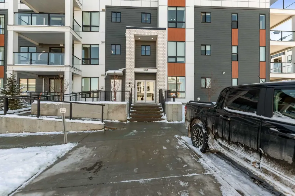 15 Sage Meadows Landing NW Calgary AB T3P 1E5