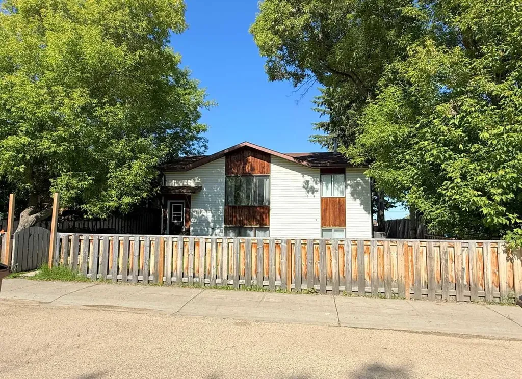 4909 42 Street Athabasca AB T9S 1P7